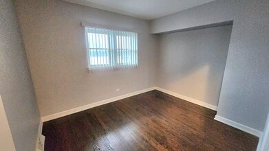 1008 N Milwaukee Ave in Libertyville, IL - Building Photo - Building Photo