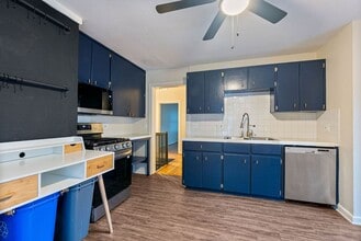 900 Olive St in Austin, TX - Building Photo - Building Photo