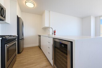 1735 York Ave in New York, NY - Building Photo - Building Photo