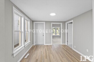 1204 Navarre Ave in Toledo, OH - Building Photo - Building Photo