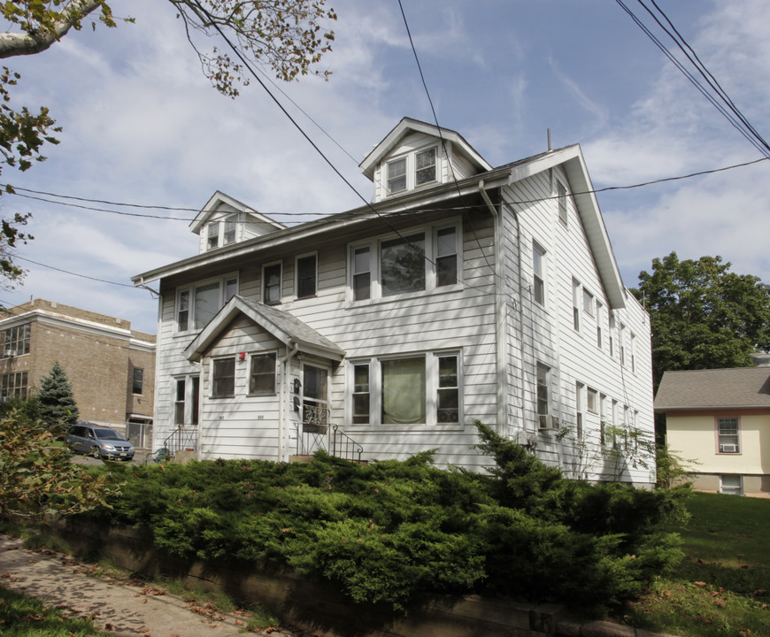 305-307 N 3rd Ave in Highland Park, NJ - Building Photo