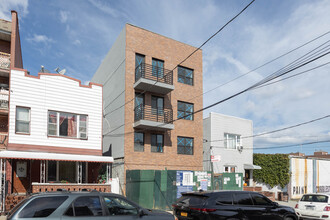 106-25 50th Ave in Flushing, NY - Foto de edificio - Building Photo