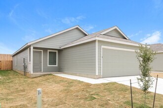437 Payton Pl in Marion, TX - Building Photo - Building Photo
