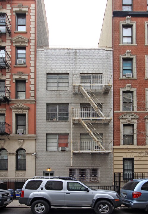 346 E 15th St in New York, NY - Building Photo