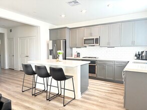 41389 Penn Dr in Palm Desert, CA - Building Photo - Building Photo