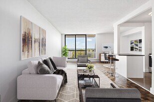 Langs Apartments in Ottawa, ON - Building Photo
