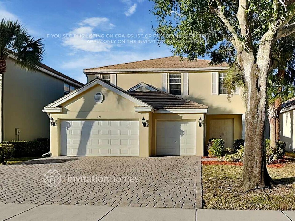 276 Berenger Walk in Royal Palm Beach, FL - Building Photo