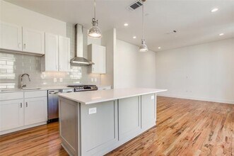 2128 Ashby St in Dallas, TX - Building Photo - Building Photo