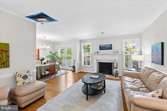 7252 Greentree Rd in Bethesda, MD - Building Photo - Building Photo