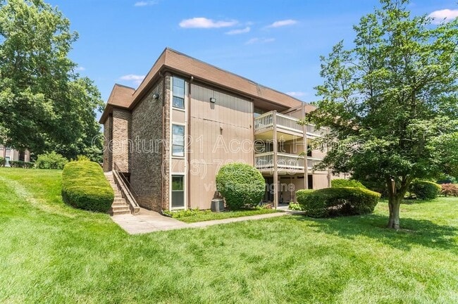 property at 5805 Royal Ridge Dr