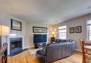 2908 13th Rd S, Unit 202 in Arlington, VA - Building Photo