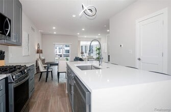 212 Innovation Dr in Dearborn, MI - Building Photo - Building Photo