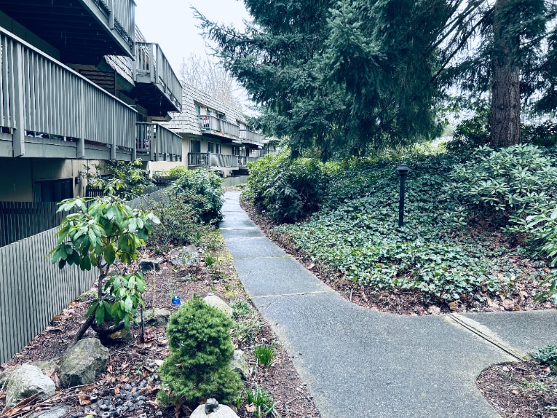 1415 154th Ave NE in Bellevue, WA - Building Photo