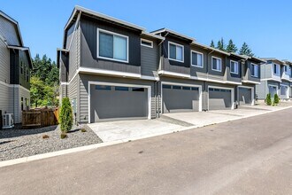 11264 SE 162nd Ave in Happy Valley, OR - Building Photo - Building Photo