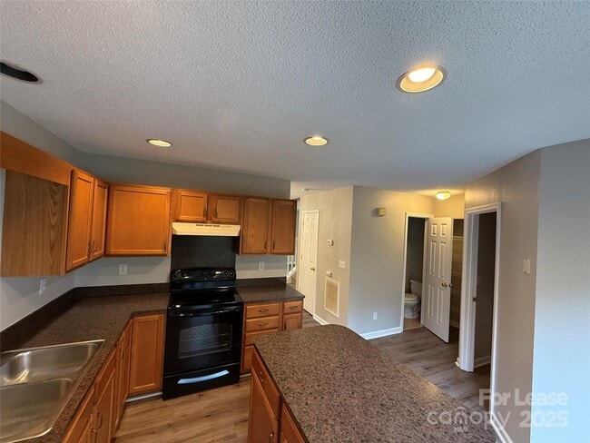3111 Summercroft Ln in Charlotte, NC - Building Photo - Building Photo