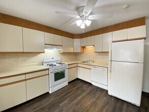 377 Huse Rd in Manchester, NH - Building Photo - Building Photo