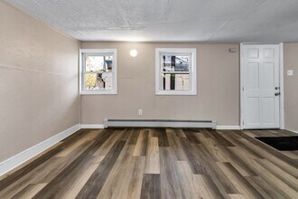 153 Union St, Unit B in Lawrence, MA - Building Photo - Building Photo