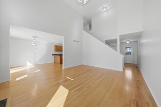 8261 Pecan Pl in Frankfort, IL - Building Photo - Building Photo