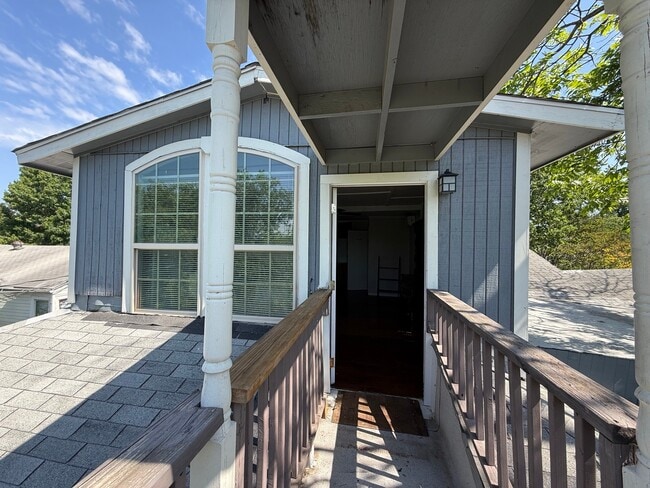 property at 1018 Chicago Blvd