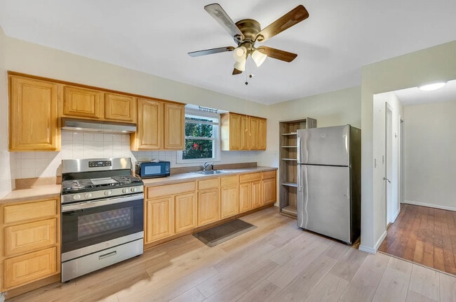 61 Kellum St, Unit 61 Kellum St