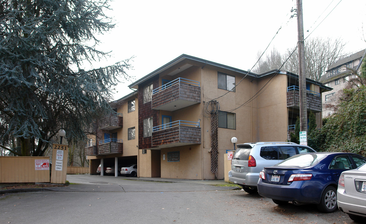 Trailwood Apartments in Seattle, WA - Foto de edificio