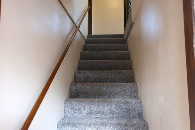 412 Yakima St, Unit B in Wenatchee, WA - Building Photo - Building Photo