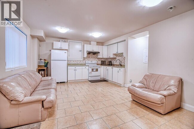 4146 Gilpin Crescent in Burnaby, BC - Building Photo - Building Photo