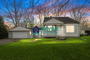 131 Doremus Ave in Waterford Township, MI - Building Photo