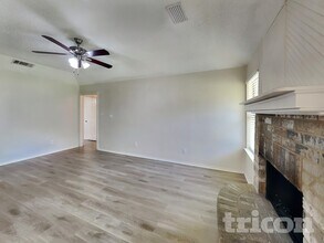 615 Sherman Dr in Mansfield, TX - Building Photo - Building Photo