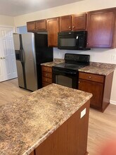 83 Birkshire Way in Fletcher, NC - Foto de edificio - Building Photo