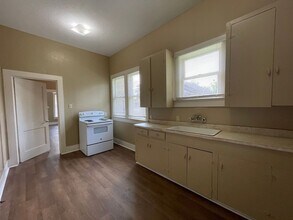 2396 St Anthony St in Beaumont, TX - Building Photo - Building Photo