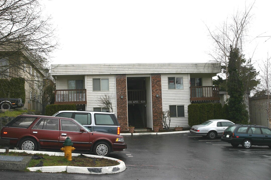 Delta Apartments in Burien, WA - Building Photo