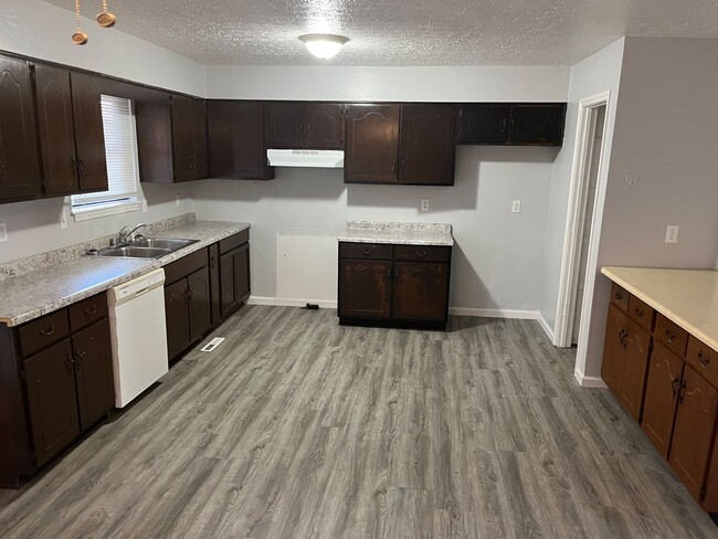 property at 2726 Pioneer Ct