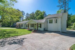 418 Bolijeri Blvd, Unit A in Villa Rica, GA - Building Photo