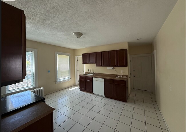 92 West St, Unit 1
