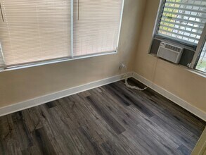 1135 SW 6th St in Miami, FL - Foto de edificio - Building Photo