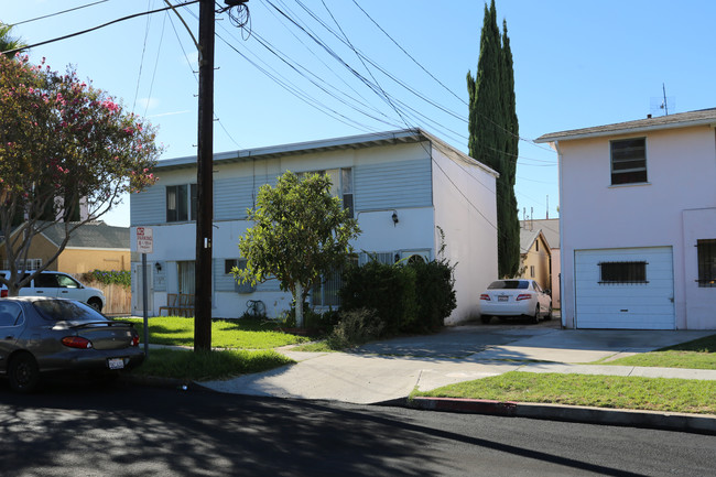 1324 Orange Grove Ave in Glendale, CA - Foto de edificio - Building Photo