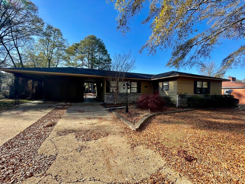 1805 8th Ave SW in Decatur, AL - Building Photo