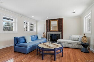 74 Peacock Ln in Locust Valley, NY - Building Photo - Building Photo