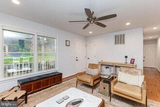 29 Horner St in Warrenton, VA - Foto de edificio - Building Photo
