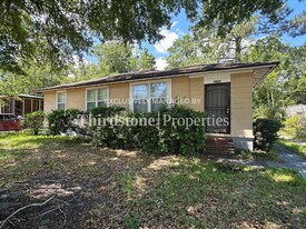 5638 Vernon Rd in Jacksonville, FL - Building Photo