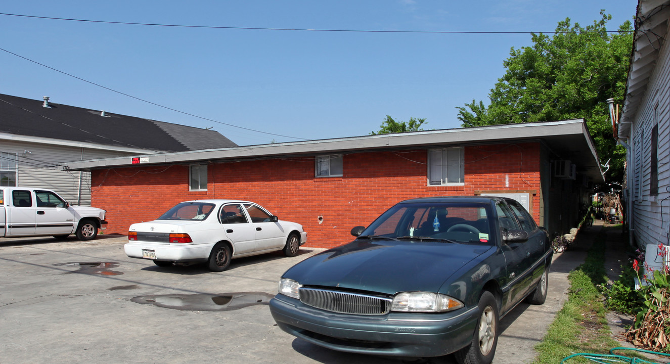 466 Avenue A in Westwego, LA - Building Photo