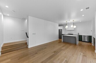 5006 Gladeview Dr in Austin, TX - Building Photo - Building Photo