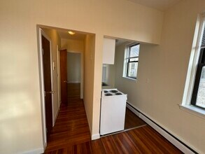 64 Brighton Ave, Unit 207 in Boston, MA - Building Photo - Building Photo