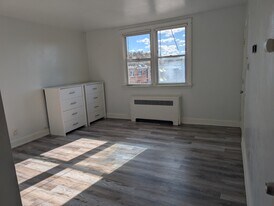 7240 Gillespie St, Unit 2FL in Philadelphia, PA - Building Photo