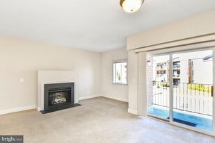 10604 Provincial Dr in Manassas, VA - Building Photo