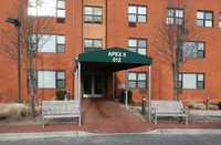 Apex II in Westbury, NY - Foto de edificio - Building Photo