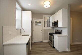 3946.5 N Janssen Ave in Chicago, IL - Building Photo - Building Photo