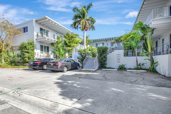property at 1520 Lake Ave