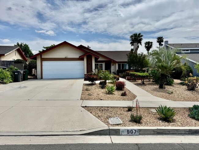 907 Candy Dr in Corona, CA - Building Photo - Building Photo